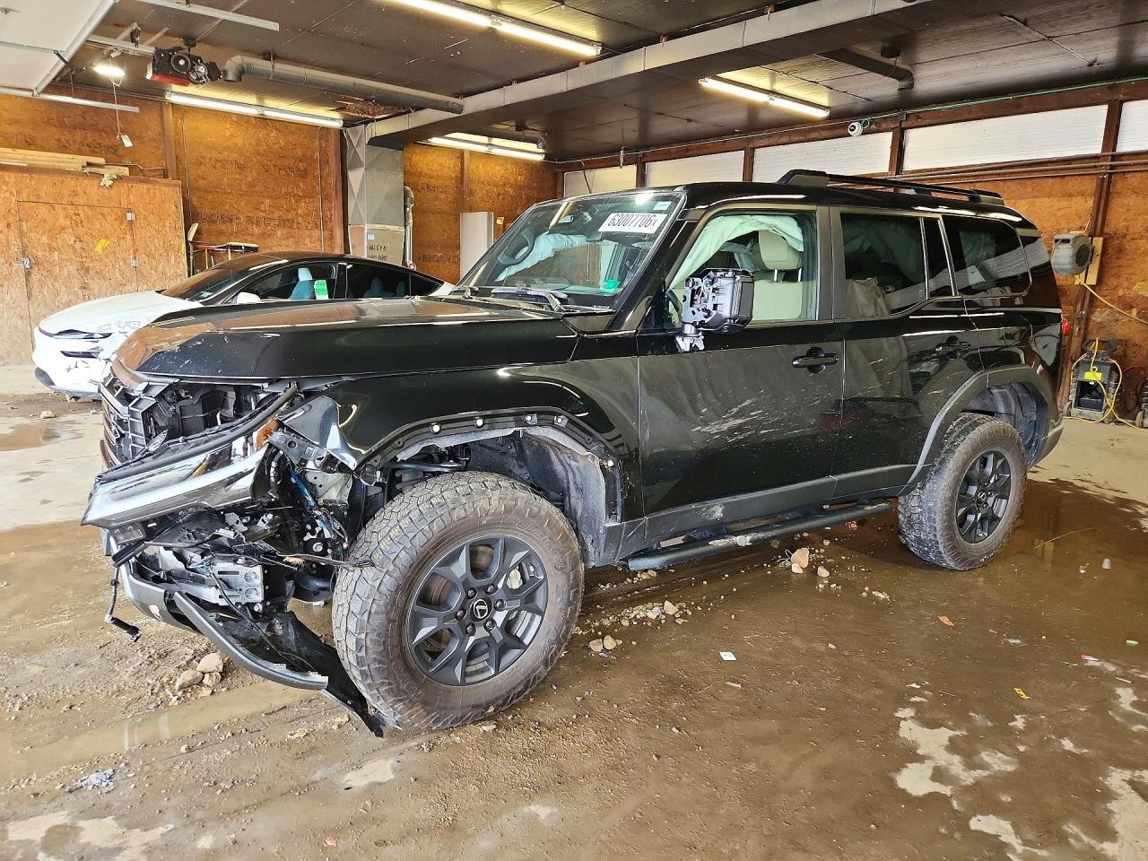 2025 Lexus GX 550 VIN JTJTBCDX6S5063302 — COPART salvage auction photo