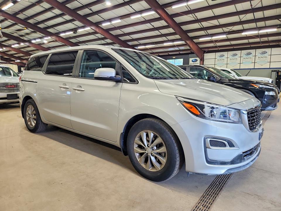 2019 Kia SEDONA VIN KNDMA5C11K6540120 COPART salvage auction — MINOR DENT/SCRATCHES, MT - CERTIFICATE OF TITLE (P), sold $6,000 on 2026-07-14 (photo 4)