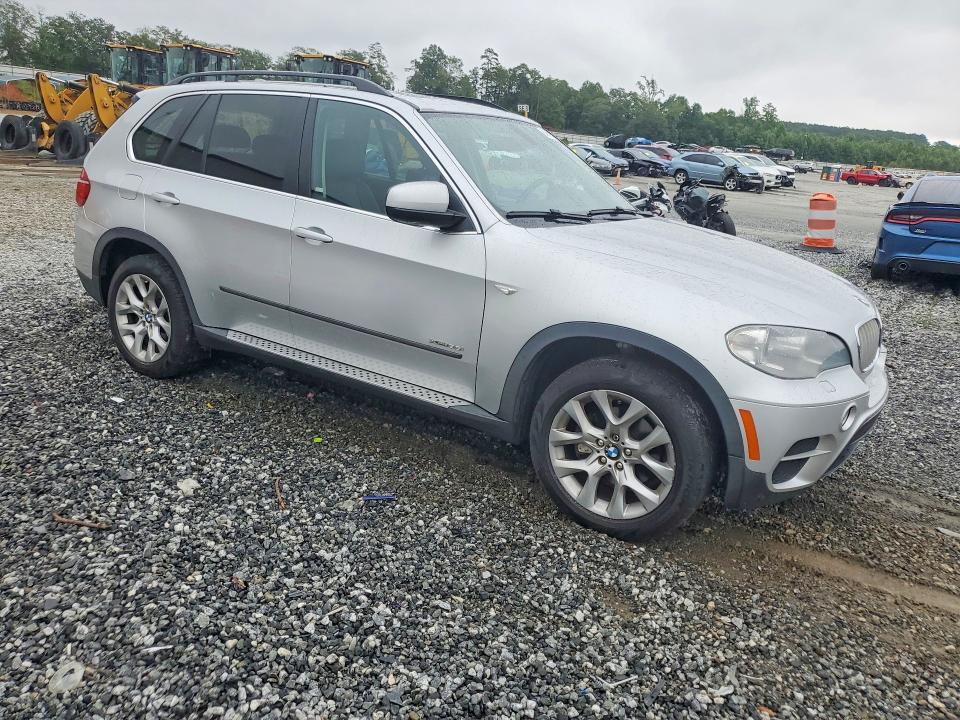 2013 BMW X5 VIN 5UXZV4C5XD0B06938 COPART salvage auction — MINOR DENT/SCRATCHES, Sc - Certificate Of Title, sold $1,200 on 2026-07-27 (photo 4)