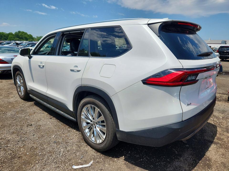 2024 Toyota Highlander VIN 5TDAAAB57RS043907 COPART salvage auction — VANDALISM, Az - Cert Of Title - Salvage, sold $34,750 on 2026-07-10 (photo 2)