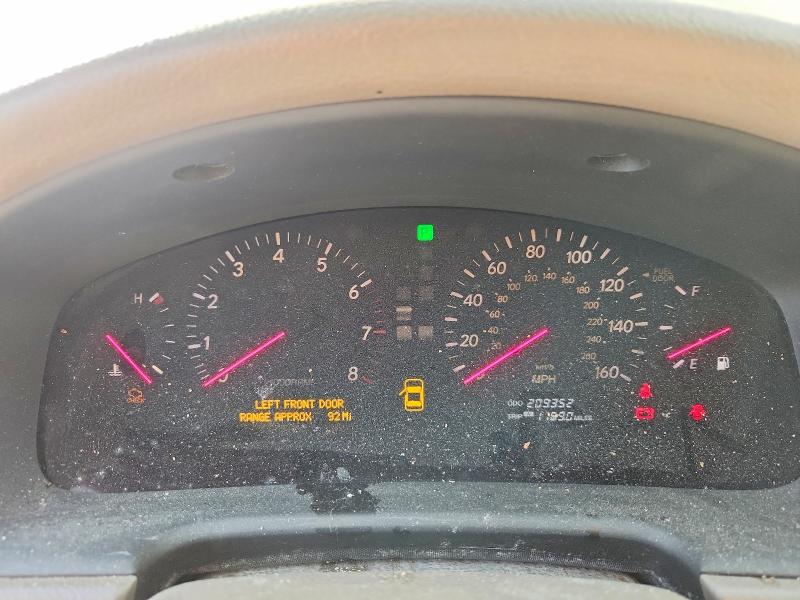 2001 Lexus Ls 430 VIN JTHBN30F410005878 COPART salvage auction — FRONT END, TX - SALVAGE VEHICLE TITLE (P), sold $250 on 2026-07-16 (photo 9)