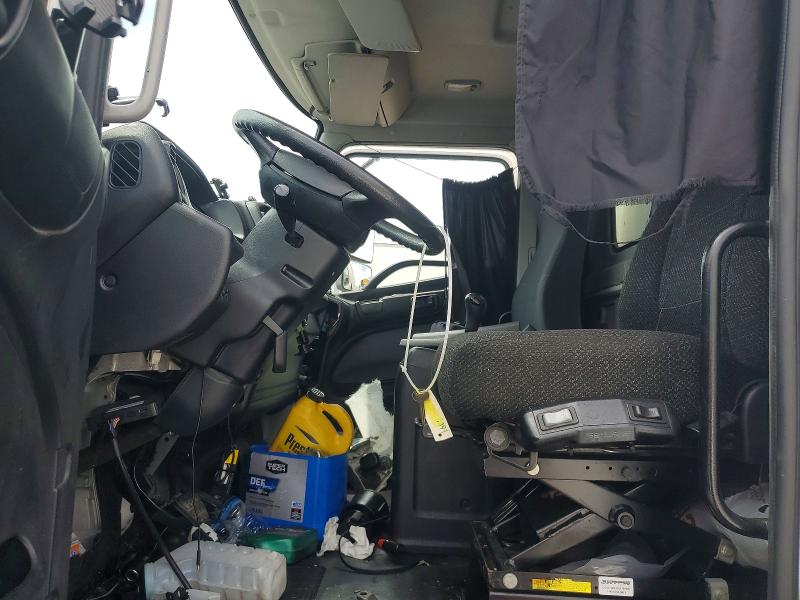2019 Hino Hino 338 VIN 5PVNV8JV9K4S58884 COPART salvage auction — FRONT END, OH - CERT OF TITLE-SALVAGE, sold $4,300 on 2026-07-23 (photo 5)