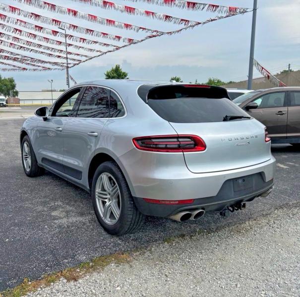 2017 Porsche Macan VIN WP1AB2A56HLB10242 COPART salvage auction — NORMAL WEAR, IL - CERTIFICATE OF TITLE (P), sold $8,200 on 2026-08-04 (photo 3)