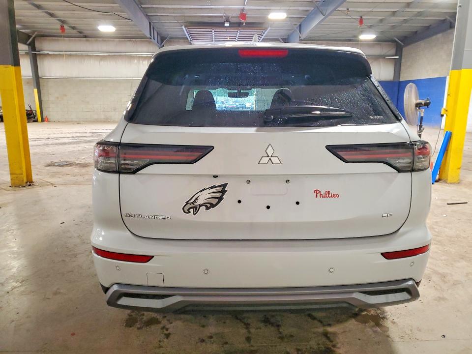 2025 Mitsubishi Outlander VIN JA4J4VA85SZ019310 COPART salvage auction — MINOR DENT/SCRATCHES, WV - CERTIFICATE OF TITLE, sold $19,100 on 2026-09-01 (photo 6)