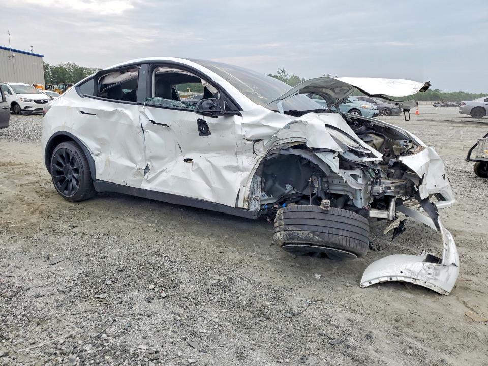 2022 Tesla Model y VIN 7SAYGDEEXNF318925 COPART salvage auction — FRONT END, Salvage Title, sold $2,800 on 2026-07-20 (photo 4)