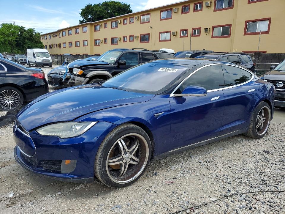 2016 Tesla Model s VIN 5YJSA1E13GF126023 COPART salvage auction — MINOR DENT/SCRATCHES, FL - CERTIFICATE OF TITLE, sold $4,450 on 2026-07-31 (photo 1)