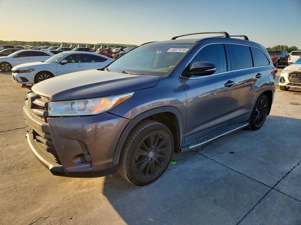 2019 Toyota Highlander VIN 5TDKZRFH0KS570063 — COPART salvage auction photo