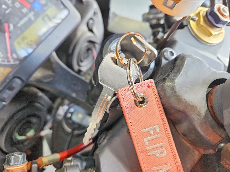 2004 Honda Cbr1000 VIN JH2SC57044M005081 COPART salvage auction — MINOR DENT/SCRATCHES, NC - DEALER ONLY CLEAN TITLE, sold $1,950 on 2026-07-14 (photo 8)