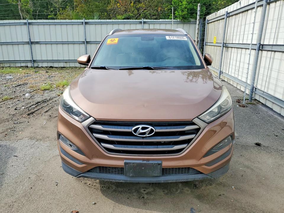 2016 Hyundai Tucson VIN KM8J33A40GU204326 COPART salvage auction — MINOR DENT/SCRATCHES, GA - CERTIFICATE OF TITLE, sold $3,100 on 2026-07-23 (photo 5)