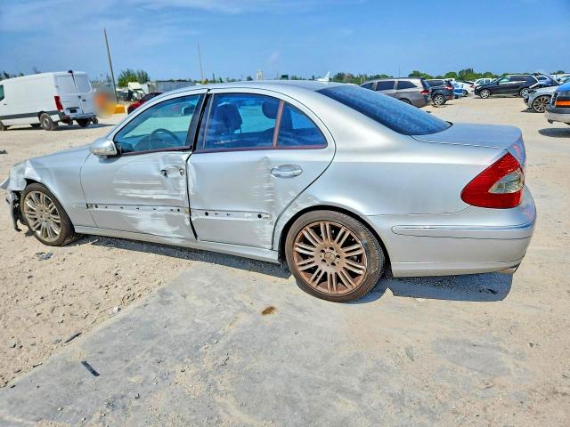 2007 Mercedes-benz E-class VIN WDBUF56X77B114088 COPART salvage auction — SIDE, Fl - Cert Of Title Slvg Rebuildable, sold $600 on 2026-08-06 (photo 2)
