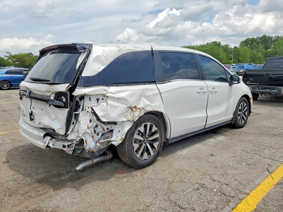 2026 Honda Odyssey VIN 5FNRL6H65TB007249 COPART salvage auction — REAR END, KY - CERT OF TITLE-SALVAGE, sold $14,000 on 2026-07-30 (photo 3)