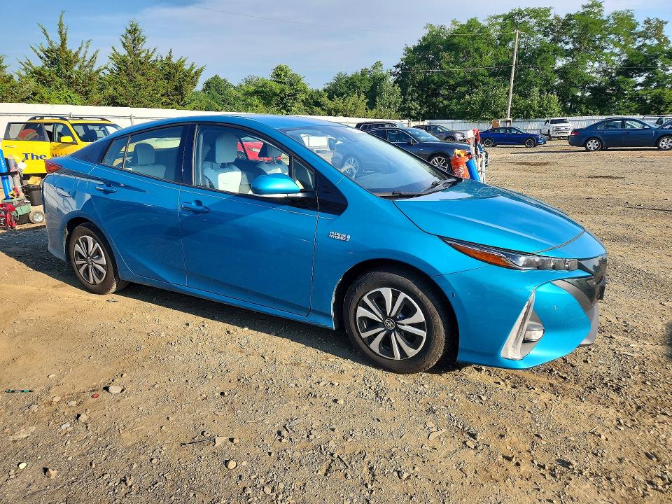 2017 Toyota Prius VIN JTDKARFP8H3029481 COPART salvage auction — MECHANICAL, NJ - CERTIFICATE OF TITLE, sold $4,150 on 2026-07-20 (photo 4)