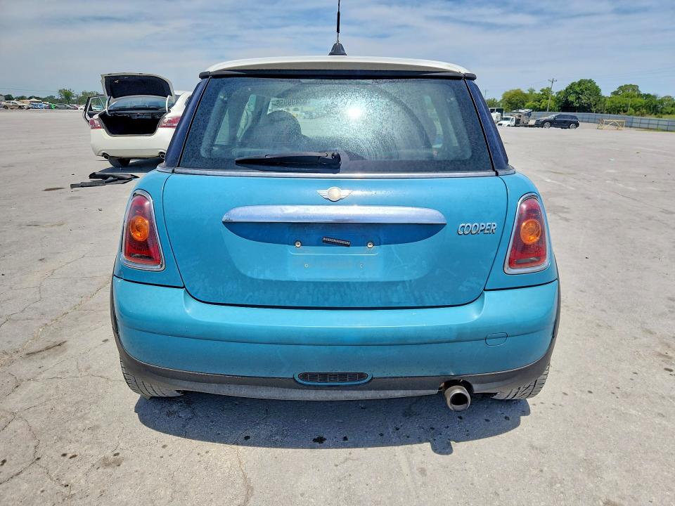 2010 Mini Cooper VIN WMWMF3C53ATZ22039 COPART salvage auction — MECHANICAL, TN - CERTIFICATE OF TITLE, sold $150 on 2026-08-05 (photo 6)