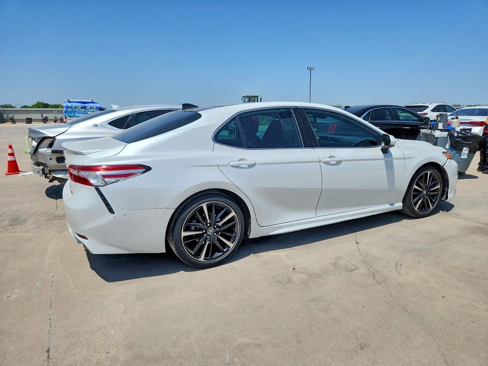 2020 Toyota Camry VIN 4T1K61AK9LU904581 COPART salvage auction — MINOR DENT/SCRATCHES, TX - CERTIFICATE OF TITLE (P), sold $12,300 on 2026-07-30 (photo 3)