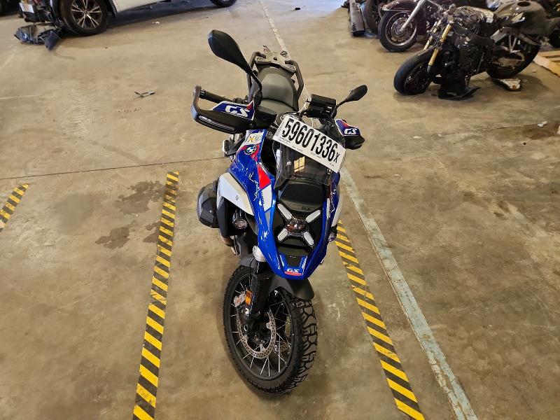 2025 BMW R 1300 VIN WB10M2305S6L52869 COPART salvage auction — REJECTED REPAIR, Salvage Title, sold $11,100 on 2026-07-22 (photo 5)