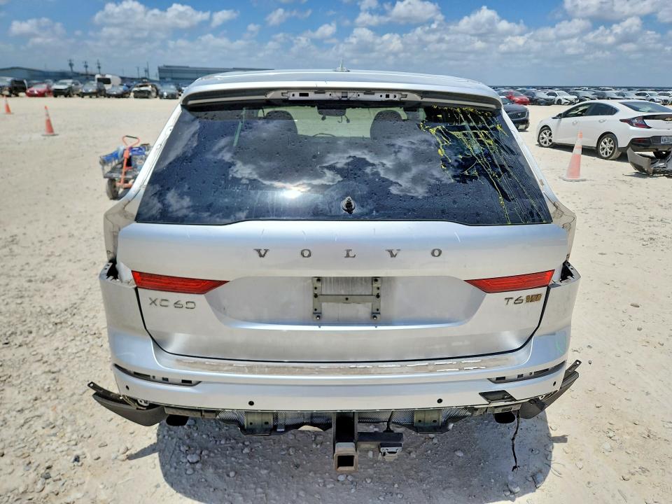 2018 Volvo Xc60 VIN LYVA22RMXJB096725 COPART salvage auction — REAR END, TX - SALVAGE VEHICLE TITLE, sold $7,000 on 2026-07-30 (photo 6)