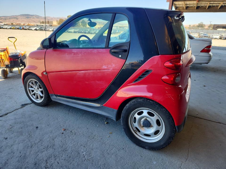 2013 Smart Fortwo VIN WMEEJ3BA8DK657831 COPART salvage auction — REAR END, Ca - Dlr/Dis/Exp Only Salvage Title, sold $875 on 2026-07-30 (photo 2)