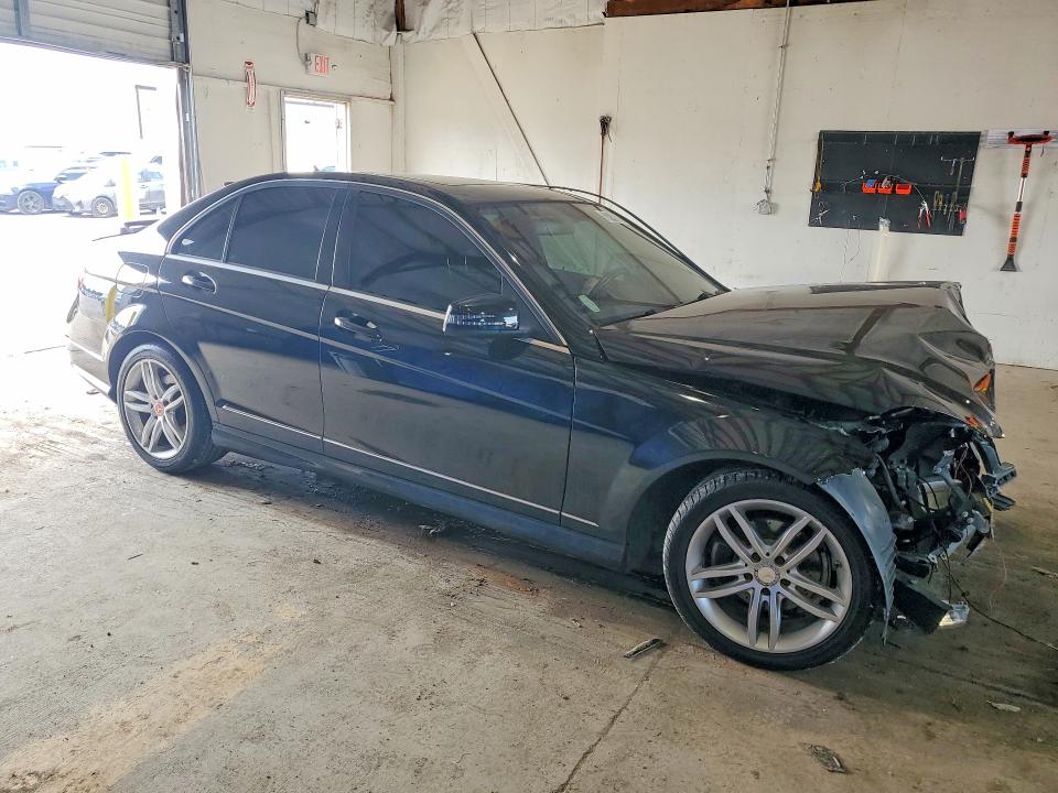 2012 Mercedes-benz VIN WDDGF8BB7CR212765 COPART salvage auction — FRONT END, Ky - Cert Of Title-Salvage, sold $250 on 2026-08-17 (photo 4)