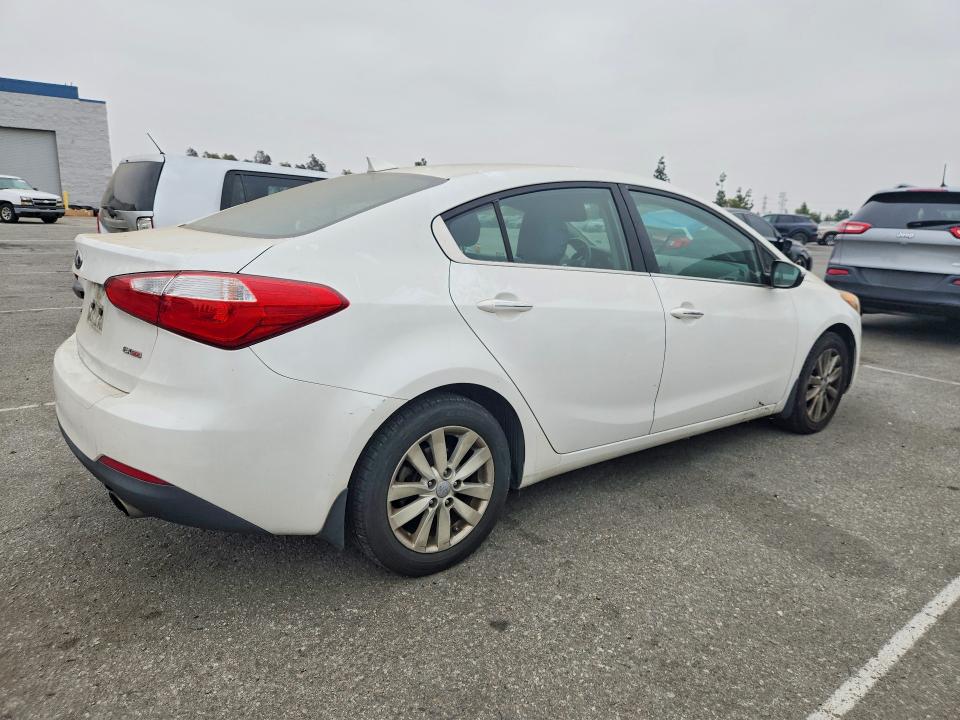 2014 Kia VIN KNAFX4A80E5202765 COPART salvage auction — NORMAL WEAR, Ca - Dis/Dlr/Exp Only Clean Title, sold $925 on 2026-07-09 (photo 3)