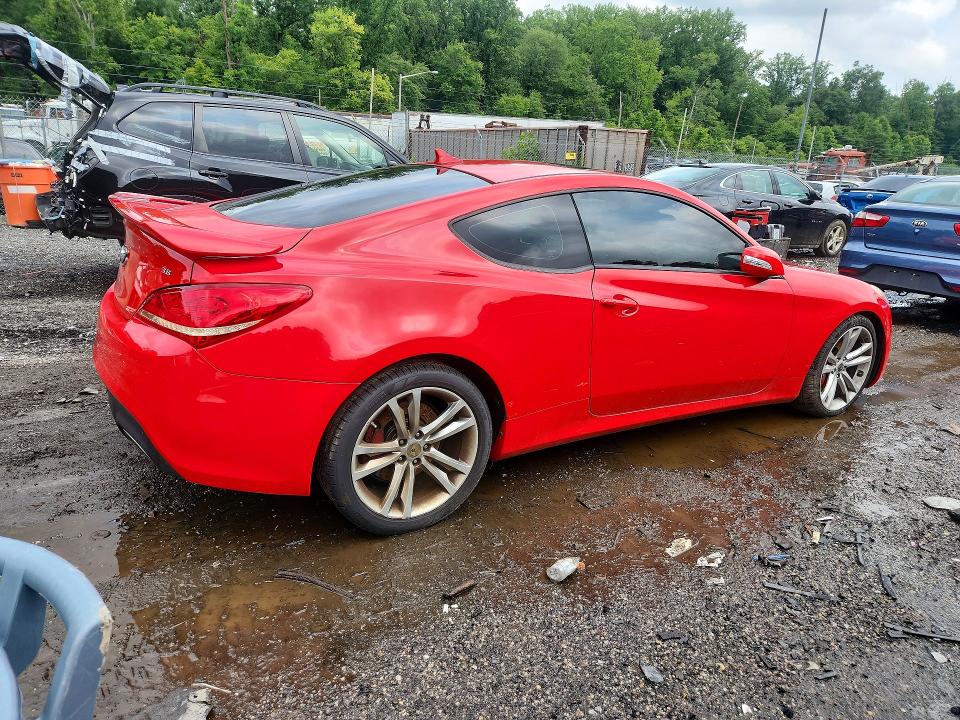 2011 Hyundai Genesis VIN KMHHU6KH3BU043266 COPART salvage auction — MINOR DENT/SCRATCHES, Md - Cert Of Salvage > 75% Damage, sold $575 on 2026-07-14 (photo 3)