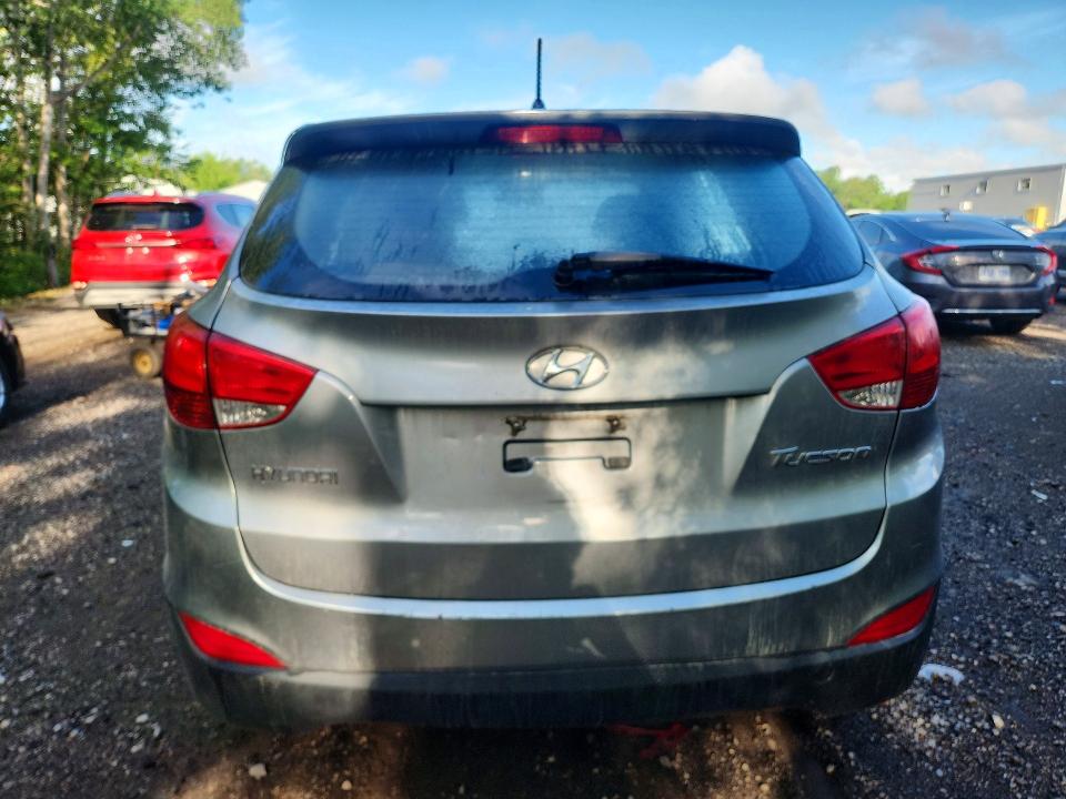 2011 Hyundai Tucson VIN KM8JT3AC9BU194959 COPART salvage auction — SIDE, ON - PERMIT NO BRAND - UNFIT, sold $1,150 on 2026-07-23 (photo 6)