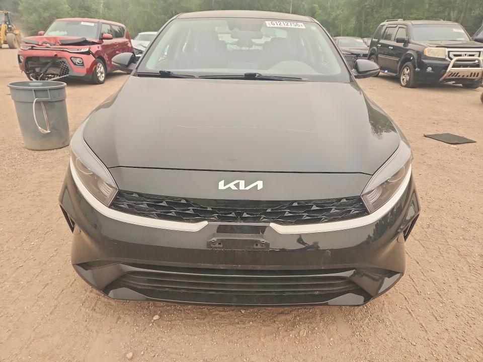 2023 Kia Forte VIN 3KPF34AD7PE546368 COPART salvage auction — VANDALISM, ON - PERMIT NO BRAND - UNFIT, sold $7,200 on 2026-07-29 (photo 5)