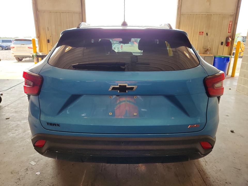 2025 Chevrolet Trax VIN KL77LJEP5SC254920 COPART salvage auction — FRONT END, Mo - Salvage Certificate Of Title, sold $8,100 on 2026-08-25 (photo 6)