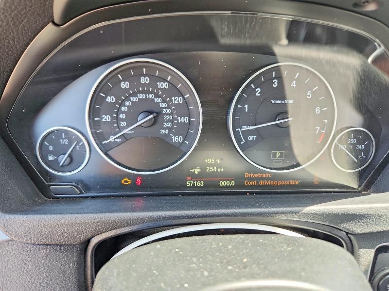 2017 BMW 3er VIN WBA8E1C56HK480348 COPART salvage auction — NORMAL WEAR, Tx - Certificate Of Title (P), sold $6,700 on 2026-07-27 (photo 9)