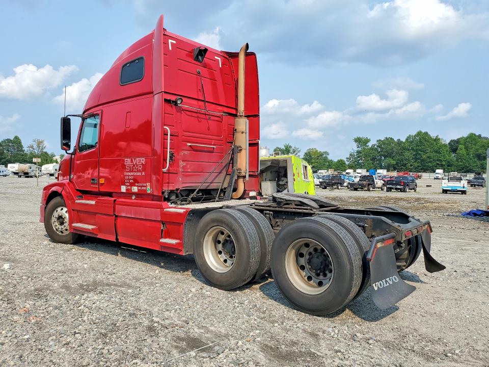 2007 Volvo Vnl VIN 4V4NC9TG17N429708 COPART salvage auction — MINOR DENT/SCRATCHES, Sc - Certificate Of Title, sold $2,850 on 2026-08-11 (photo 2)