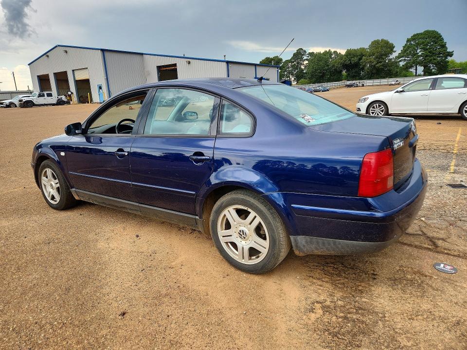 2001 Volkswagen Passat VIN WVWBH63B81P028526 COPART salvage auction — MECHANICAL, TX - CERTIFICATE OF TITLE, sold $175 on 2026-07-27 (photo 2)
