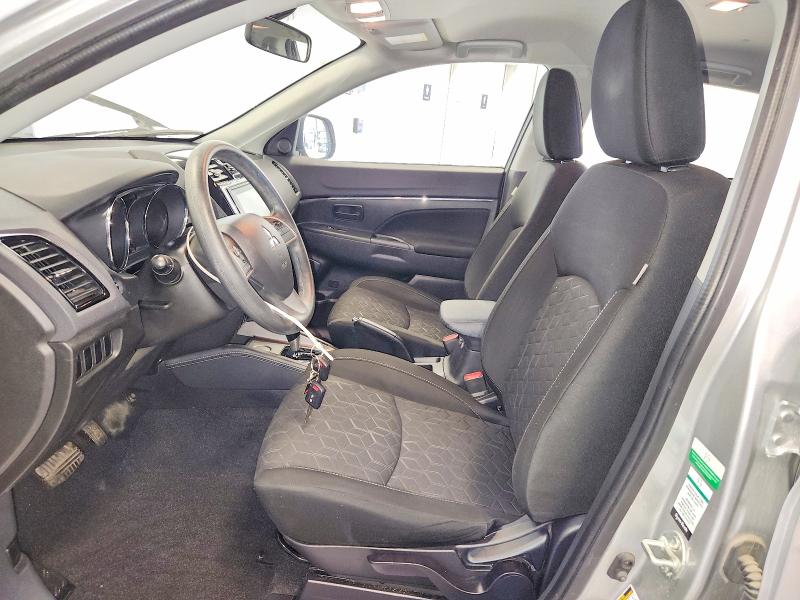 2023 Mitsubishi Rvr VIN JA4AHUAU7PU605412 COPART salvage auction — MINOR DENT/SCRATCHES, ON - PERMIT NO BRAND - UNFIT (P), sold $2,200 on 2026-07-29 (photo 7)