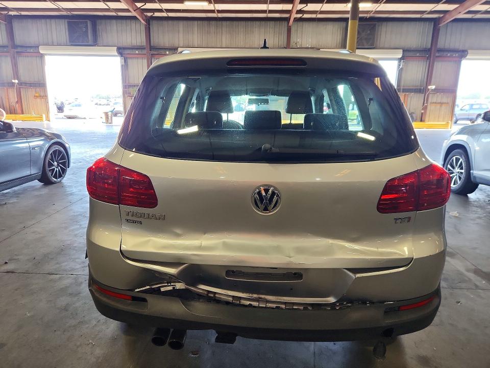2018 Volkswagen Tiguan VIN WVGAV7AX3JK001395 COPART salvage auction — REAR END, FL - CERT OF TITLE SLVG REBUILDABLE, sold $1,850 on 2026-08-03 (photo 6)