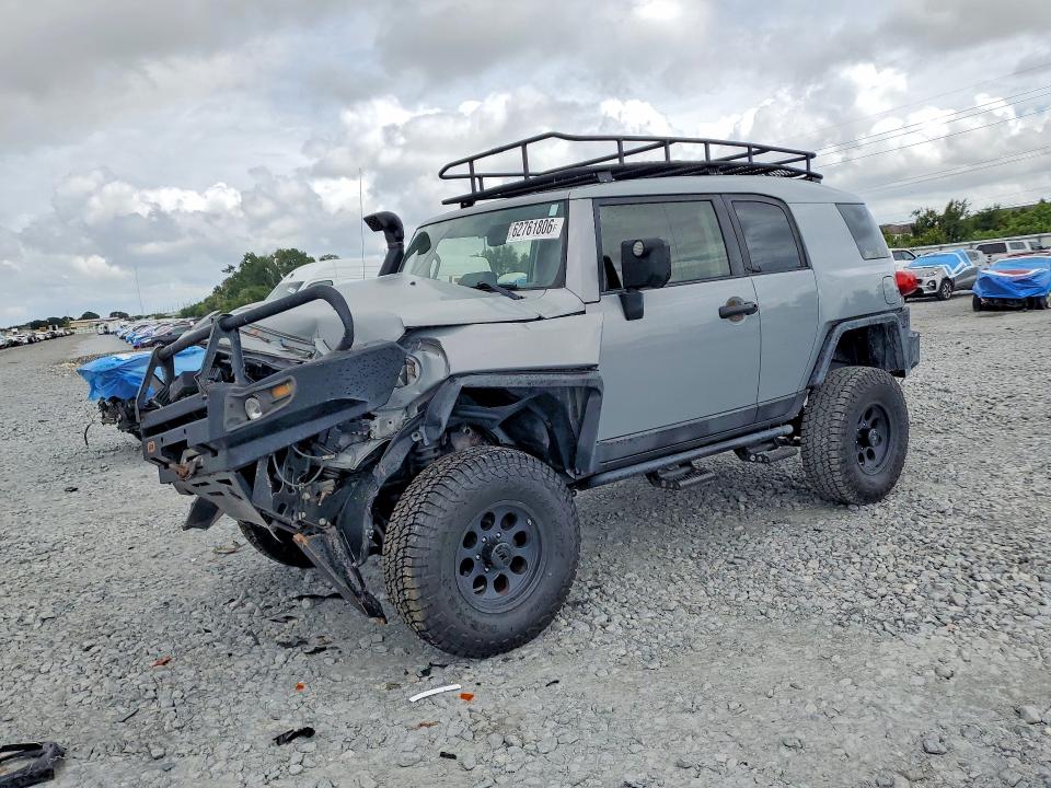 2013 Toyota Fj cruiser VIN JTEBU4BF8DK156105 — COPART salvage auction photo