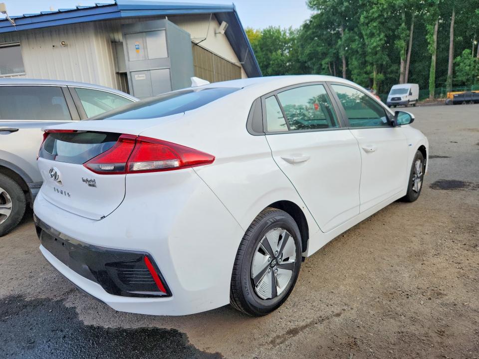 2017 Hyundai Ioniq VIN KMHC65LCXHU031450 COPART salvage auction — FRONT END, Ct - Certificate Of Title (P), sold $600 on 2026-07-30 (photo 3)
