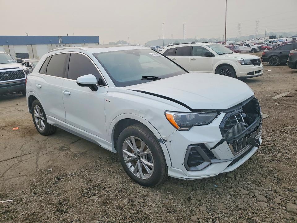 2021 Audi Q3 VIN WA1DECF32M1050690 COPART salvage auction — FRONT END, MI - CERT OF TITLE-REBUILT SALVAGE, sold $4,000 on 2026-07-31 (photo 4)