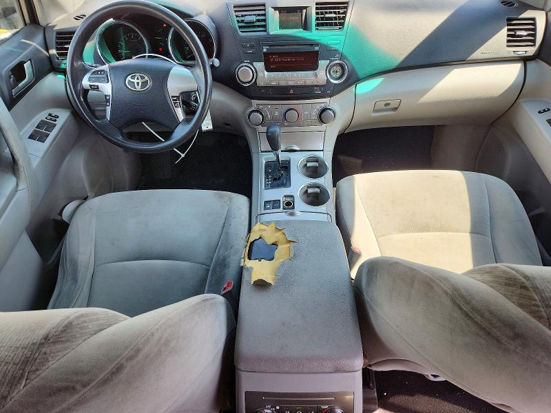 2012 Toyota Highlander VIN 5TDBK3EH4CS112076 COPART salvage auction — MINOR DENT/SCRATCHES, MT - CERTIFICATE OF TITLE, sold $1,950 on 2026-07-31 (photo 8)