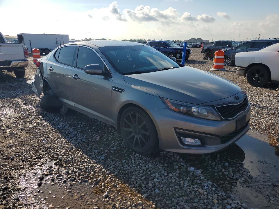 2015 Kia VIN 5XXGN4A75FG421903 COPART salvage auction — REAR END, TX - SALVAGE VEHICLE TITLE (P), sold $750 on 2026-07-16 (photo 4)