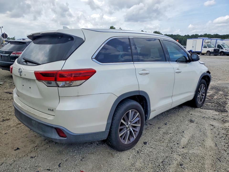 2017 Toyota Highlander VIN 5TDKZRFH1HS511855 COPART salvage auction — FRONT END, Va - Certificate Of Title (P), sold $6,100 on 2026-07-27 (photo 3)