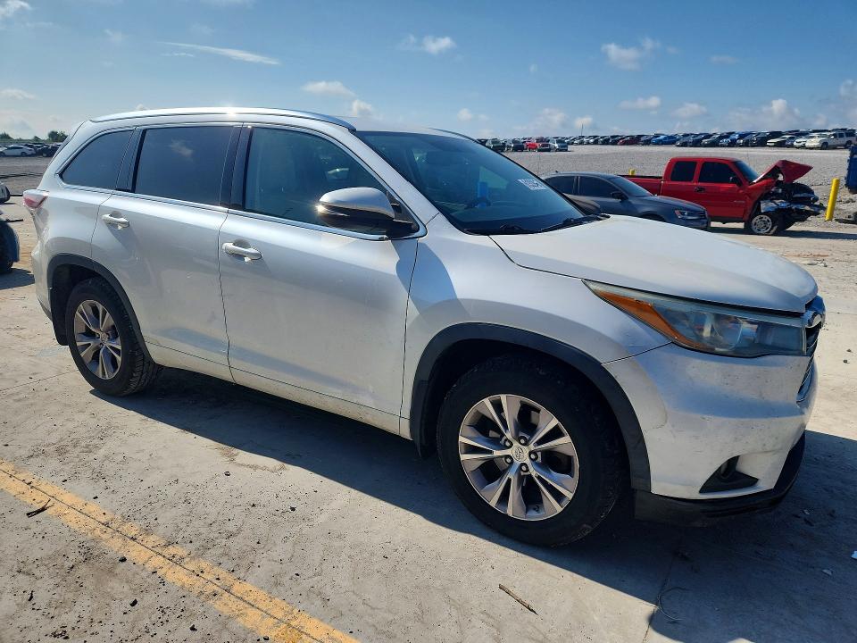 2015 Toyota Highlander VIN 5TDJKRFH7FS177070 COPART salvage auction — FRONT END, Tn - Certificate Of Title, sold $15,012 on 2026-07-30 (photo 4)