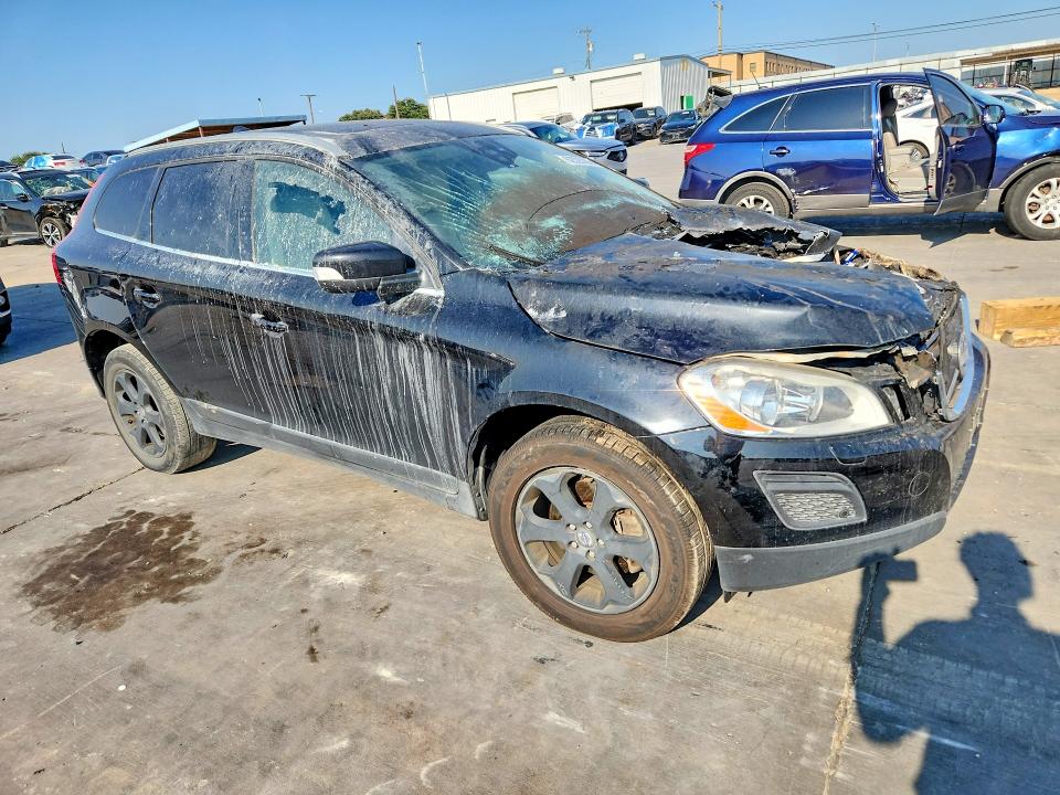 2012 Volvo Xc60 VIN YV4952DL5C2304519 COPART salvage auction — Burn Engine, TX - SALVAGE VEHICLE TITLE (P), sold $175 on 2026-08-06 (photo 4)
