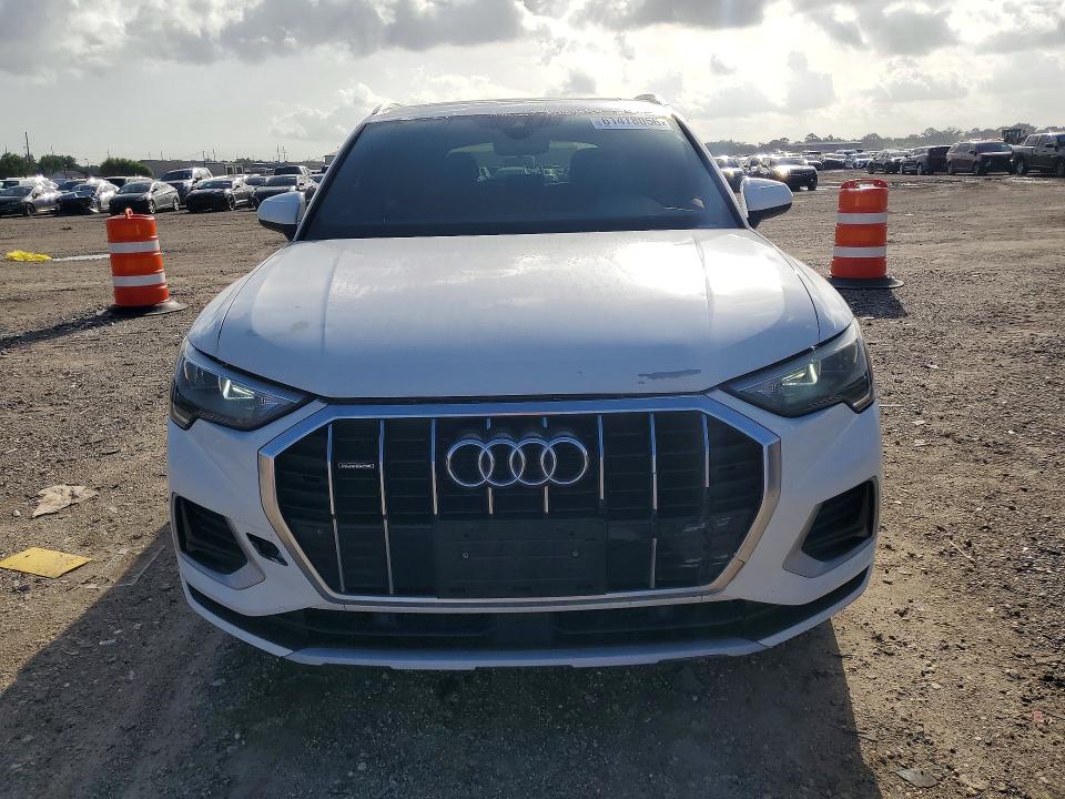 2020 Audi Q3 VIN WA1AECF30L1028642 COPART salvage auction — SIDE, Tx - Salvage Vehicle Title, sold $400 on 2026-08-27 (photo 5)