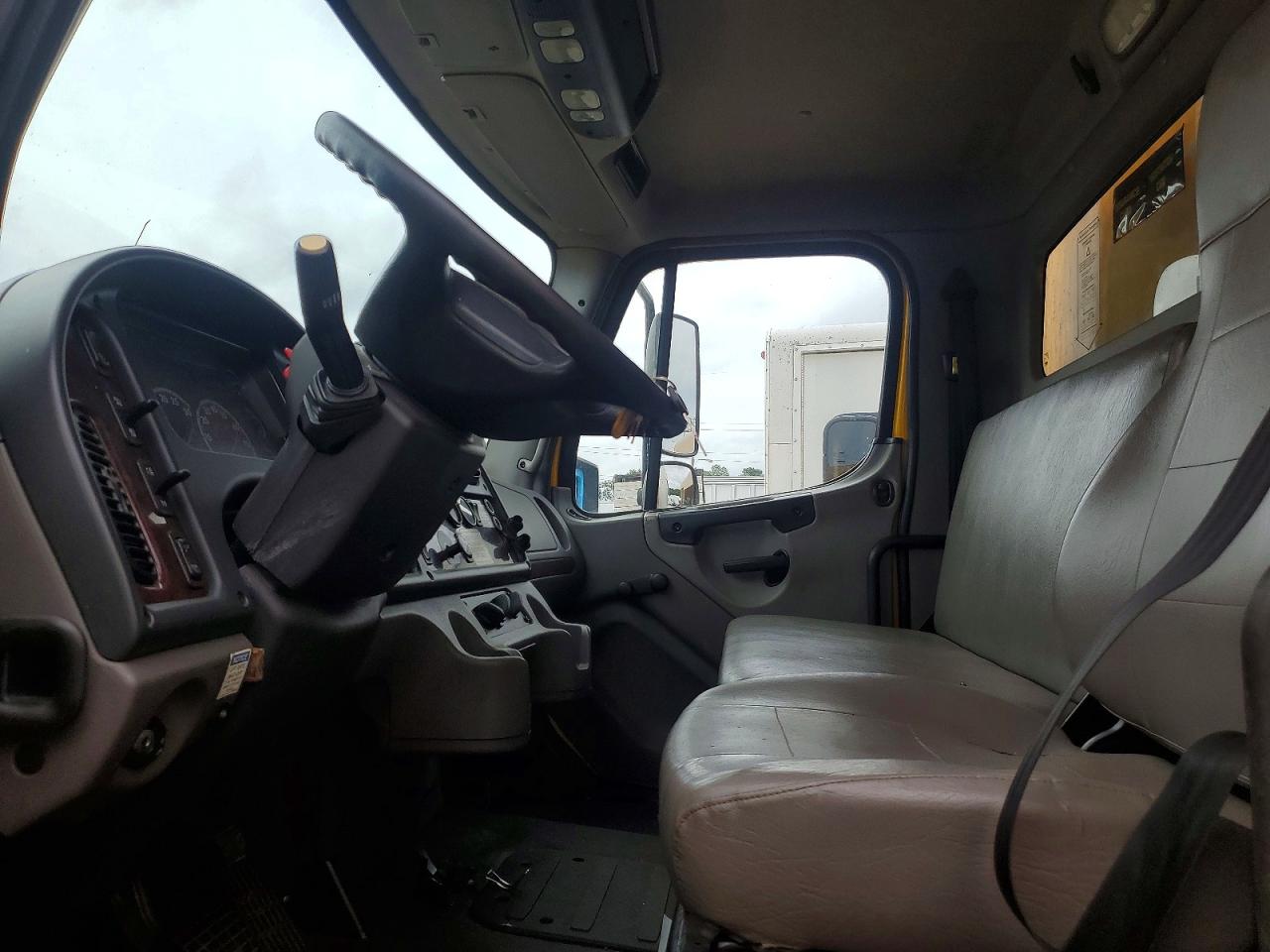 2019 Frht - freightliner VIN 3ALACWFC4KDKB9246 COPART salvage auction — Rear End, NJ - CERTIFICATE OF TITLE, sold $13,000 on 2026-09-18 (photo 7)