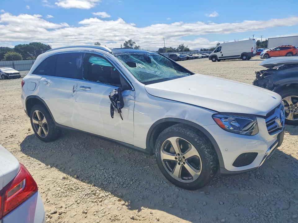 2019 Mercedes-benz Glc VIN WDC0G4KBXKV123032 COPART salvage auction — ROLLOVER, Ca - Salvage Certificate, sold $2,950 on 2026-08-13 (photo 4)