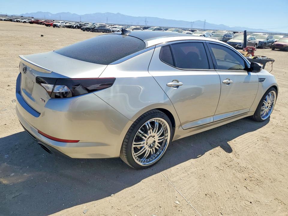 2011 Kia Optima VIN KNAGR4A66B5132228 COPART salvage auction — MINOR DENT/SCRATCHES, CA - DIS/DLR/EXP ONLY CLEAN TITLE, sold $550 on 2026-07-20 (photo 3)