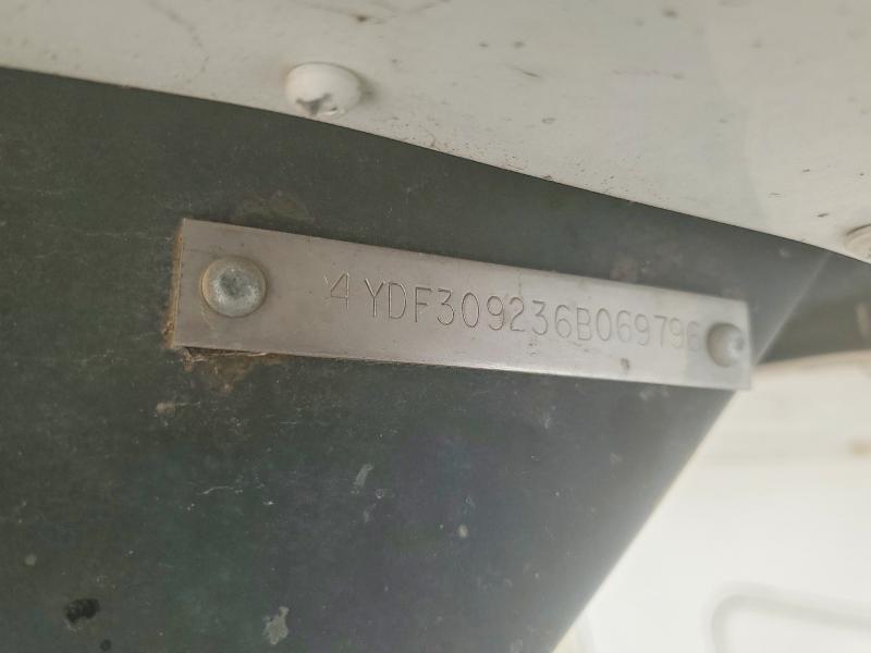 2006 Dutchman VIN 4YDF309236B069796 COPART salvage auction — SIDE, KS - CERT OF TITLE-SALVAGE, sold $1,550 on 2026-09-10 (photo 8)