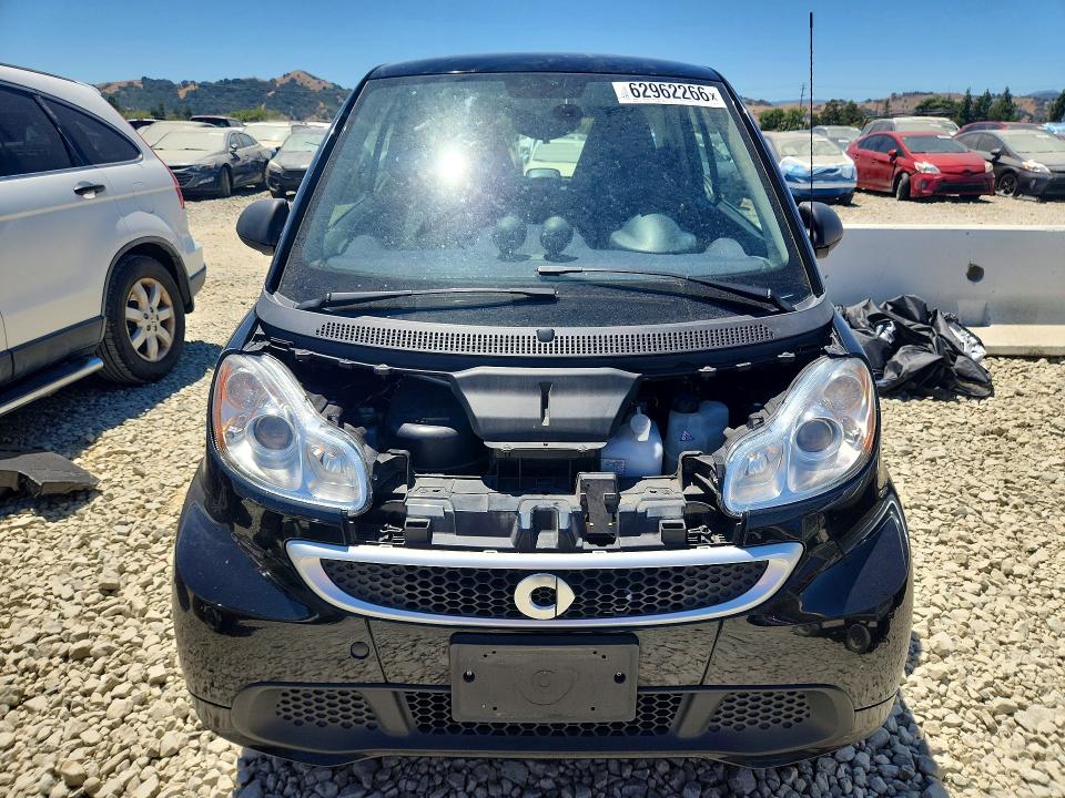 2014 Smart Fortwo VIN WMEEJ9AA3EK740265 COPART salvage auction — VANDALISM, CA - SALVAGE CERTIFICATE, sold $550 on 2026-08-06 (photo 5)
