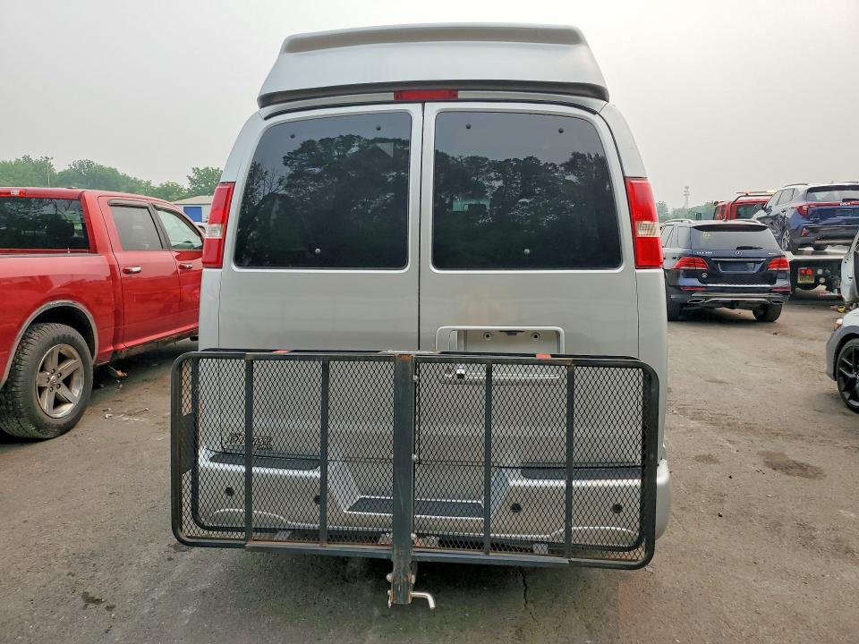 2018 Chevrolet Express VIN 1GCWGBFGXJ1162655 COPART salvage auction — VANDALISM, Tn - Salvage Certificate, sold $32,500 on 2026-07-28 (photo 6)