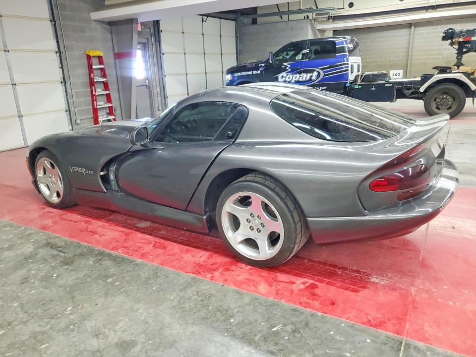 2002 Dodge Viper VIN 1B3ER69E22V101089 COPART salvage auction — MINOR DENT/SCRATCHES, Ky - Certificate Of Title, sold $39,000 on 2026-07-20 (photo 2)