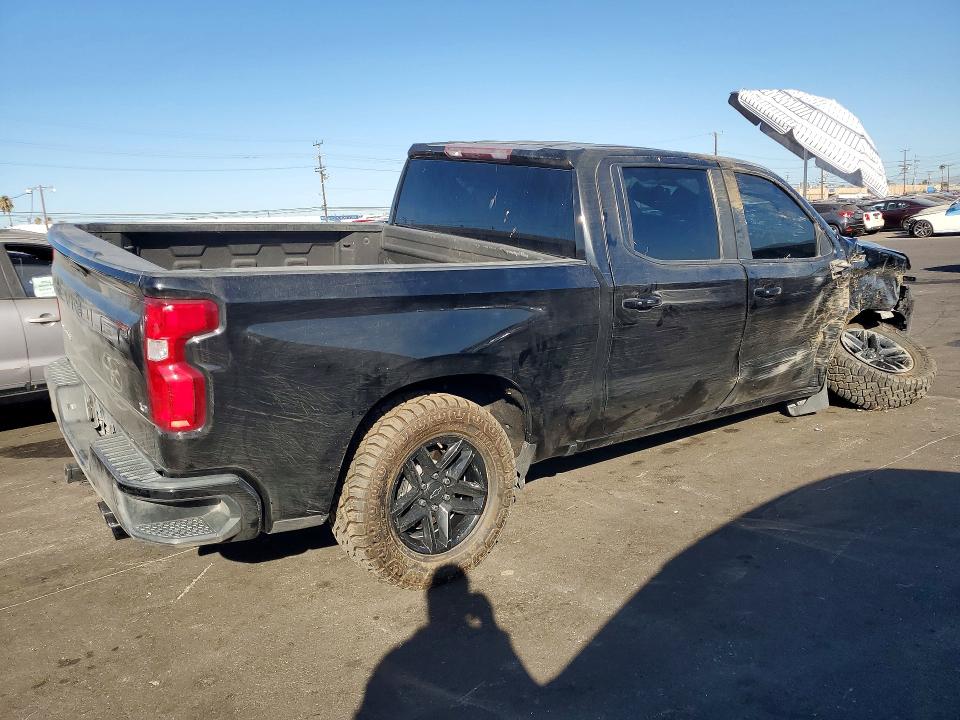 2019 Chevrolet Silverado VIN 1GCPYFED7KZ145735 COPART salvage auction — ROLLOVER, Ca - Salvage Certificate, sold $7,700 on 2026-08-19 (photo 3)