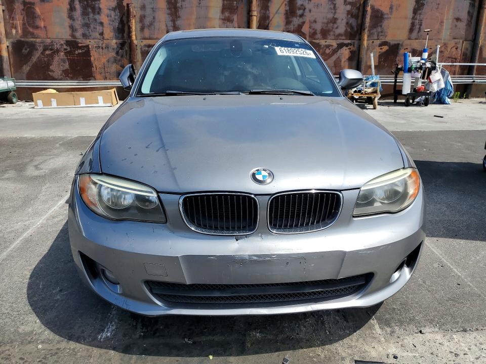 2012 BMW 1er VIN WBAUP9C56CVL91362 COPART salvage auction — MINOR DENT/SCRATCHES, CA - DIS/DLR/EXP ONLY CLEAN TITLE, sold $725 on 2026-07-24 (photo 5)
